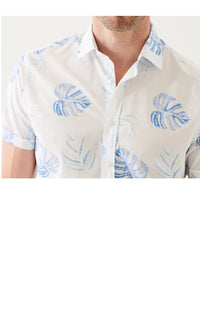 PATTERNED WITH A TROPICAL LEAF PRINT.
THIS SHORT SLEEVE SHIRT IS A GREAT WARM WEATHER CHOICE.
IT IS EXPERTLY CRAFTED FROM A SOFT BREATHABLE COTTON AND STYLED FOR A RELAXED, YET MODERN FIT.
WEAR WITH YOUR FAVOURITE LIGHT DENIM OR SUMMER SHORT.
REGULAR FIT